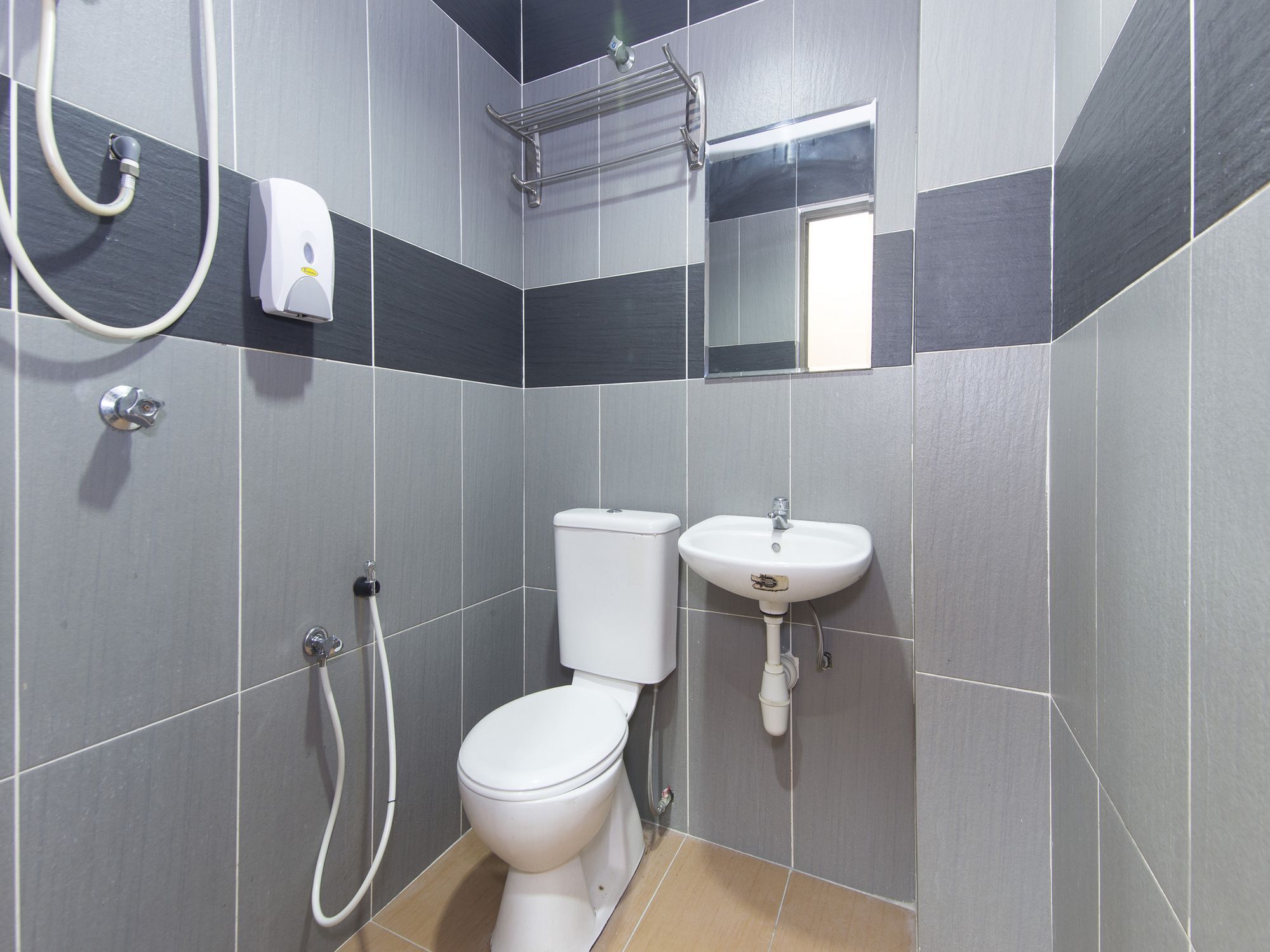 אמפאנג Gs Inn Bajet Hotel מראה חיצוני תמונה